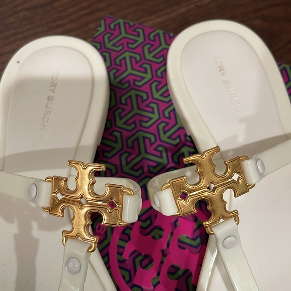 Tory Burch Roxanne Jelly Sandal - Ivory/Gold - Picture 6 of 7
